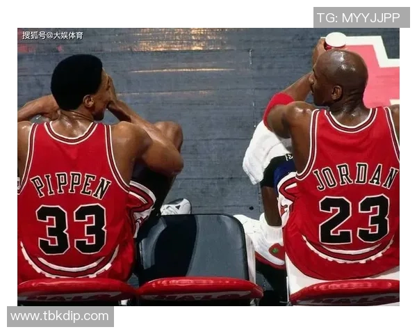 96乔丹带领公牛对决灰熊的经典时刻与传奇表现回顾
